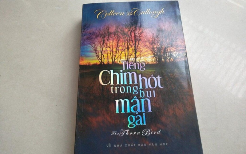 Tiếng chim hót trong bụi mận gai pdf